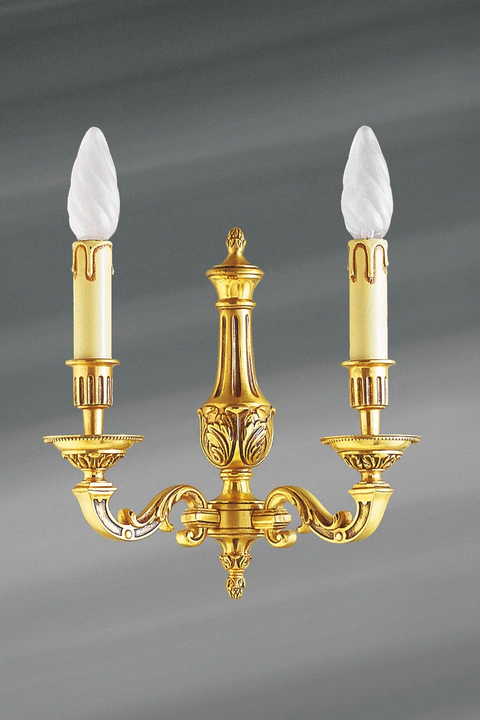 Applique Louis XVI, En Bronze Patiné Vieil Or, Bougeoir Double