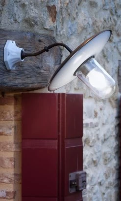 Applique Murale D'extérieur En Laiton Patiné Et Porcelaine Blanche