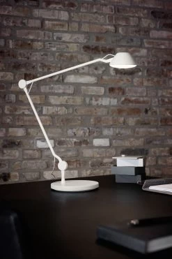 Fritz Hansen AQ01 Lampe De Table Articulée Blanche Avec Socle