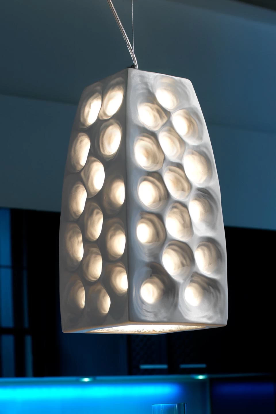 Ares Suspension Céramique Blanche Intérieur Doré