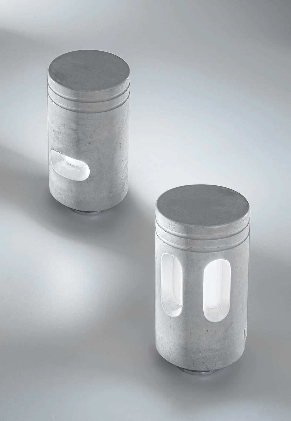 Balise De Jardin En Ciment Gris Walking