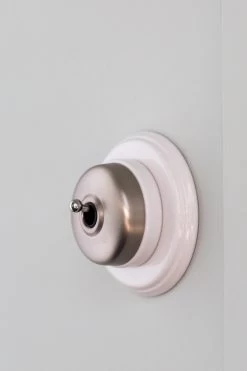 Interrupteur Rétro En Porcelaine Et Métal Satiné, Cadre En Porcelaine Blanche Dimbler