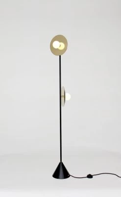 Lampadaire Noir Et Doré Disc And Sphère, 2 Lumières Boule Opale Blanche