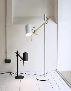 Marset Lampe De Bureau Design Noire Et Bois Clair, éclairage LED, Tête Orientable