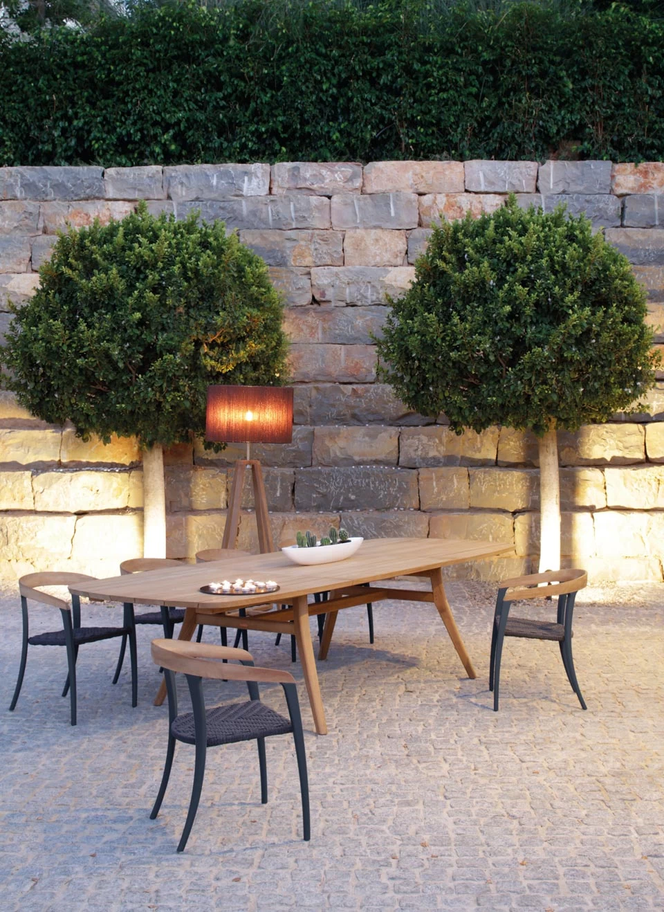 Club Lounge Lampadaire D'extérieur LED En Teck Et Abat-jour Chocolat – Image 2