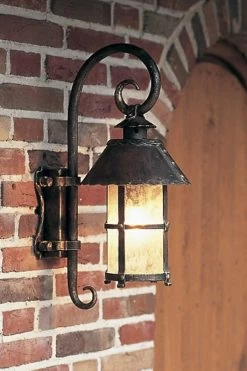 Lanterne Extérieur En Applique à Chapeau Conique