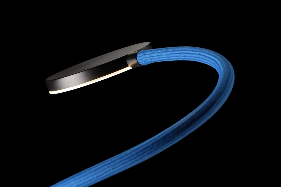 Lampadaire Nova Flex Noir Et Bras Flexible Bleu – Image 3