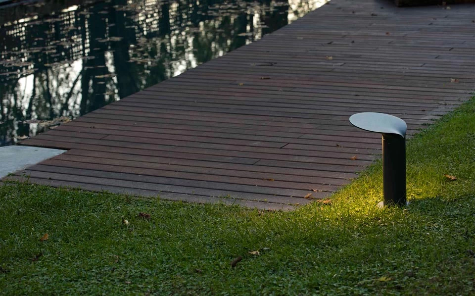 Balise Lotus En Aluminium Gris Anthracite Petit Modèle – Image 2