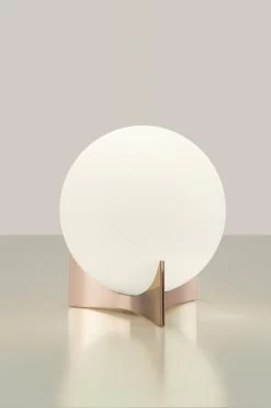 Oscar Lampe De Table Globe En Verre Satiné Blanc Et Socle En Or Rose