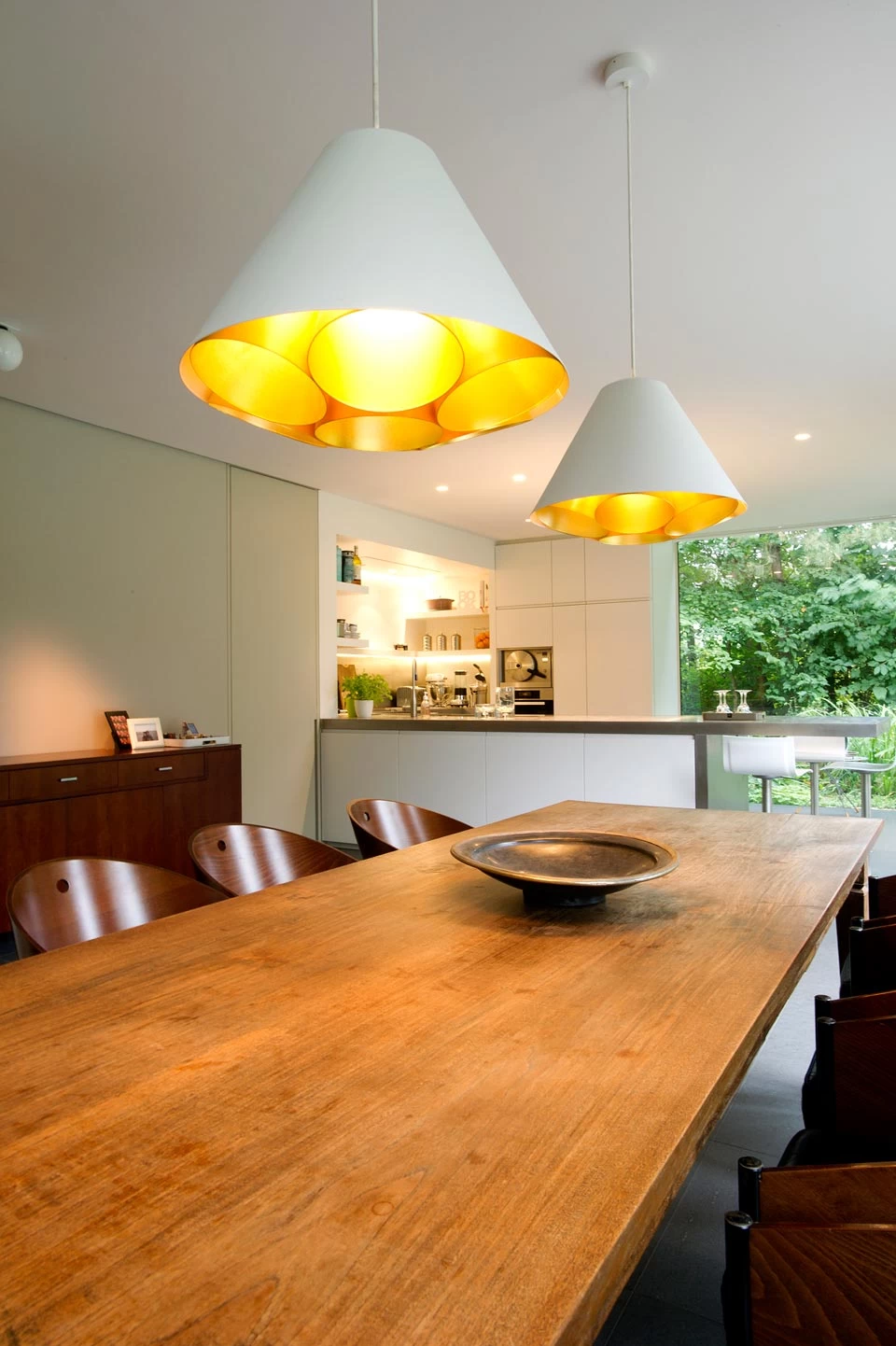 Suspension Conique En Métal Blanc Et Or – Image 2